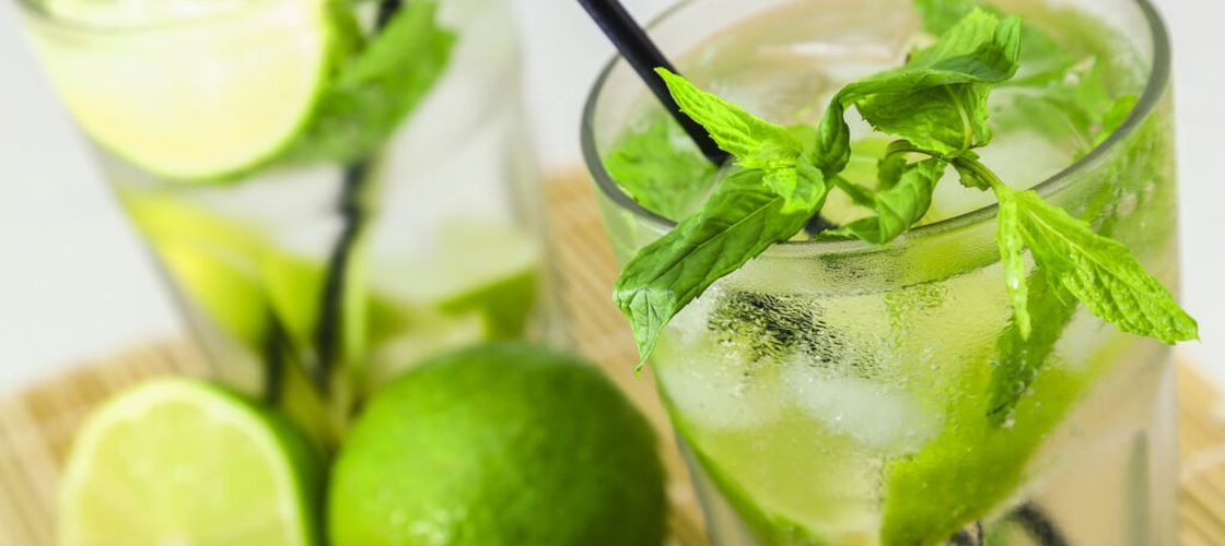 Legenda din pahar: Cum a ajuns mojito unul dintre cele mai iubite cocktailuri din lume