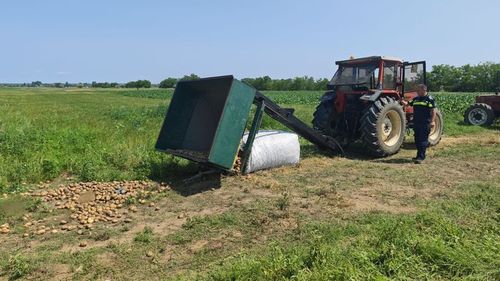 Tragedie în Dolj: Un adolescent a murit ce un suport s-a desprins dintr-un utilaj de recoltat cartofi și a căzut peste el