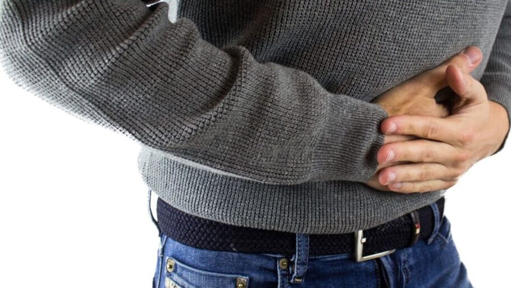 9 alimente care te-ar putea scăpa de dureri/ Menta poate calma durerile musculare, somonul atenuează simptomele artritei, ardeii iuți, uleiul de măsline și turmericul au efect asupra durerilor articulare