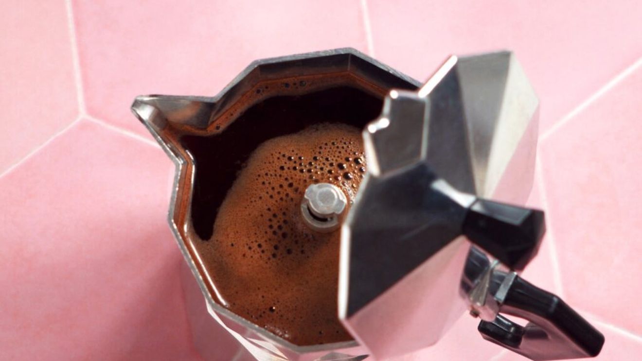 Cafeaua de dimineață: mai mult obișnuință sau mai mult nevoie reală? Explicațiile și recomandările unei specialiste, care detaliază avantajele și dezavantajele celei mai consumate băuturi din lume