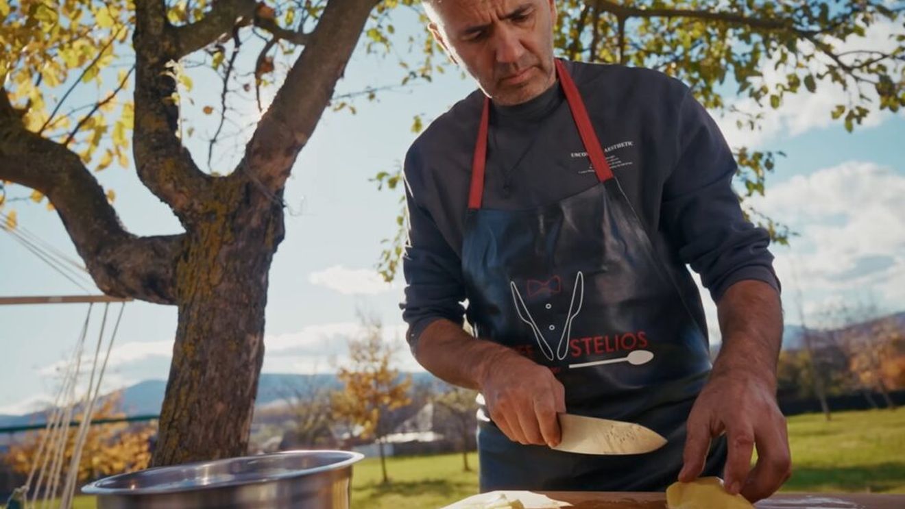 FOTO-VIDEO | Seria documentară „Portret gastronomic local” ajunge în Neamț. Povestea punctului gastronomic local „La Moșie” din Nemțișor / Rețeta completă de Babka