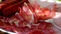 VIDEO | ABC în bucătărie | Cum se feliază un jamon spaniol? Tehnica recomandată de chef Traian Galleguillos