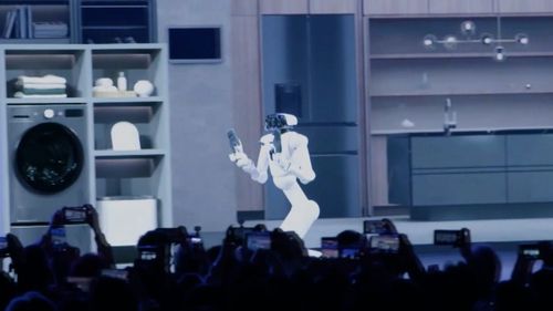 Robotul humanoid care va schimba viitorul bucătăriei/ Se deplasează autonom și este dedicat treburilor domestice, dar în special bucătăriei