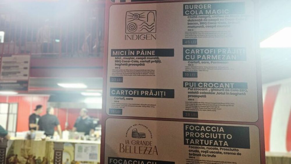 GELERIE FOTO | Ce poți mânca la festivalul Neversea: De la gyros și pljeskavica la înghețată thailandeză, gogoși și churos / Burgerii sunt la mare căutare printre festivalieri / Cât costă o porție de mici