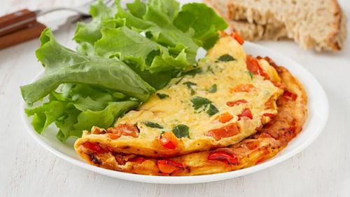 3 idei de mic dejun low-carb, perfecte pentru un început de zi sănătos / Pot ajuta la reglarea apetitului și la menținerea nivelului de energie constant între mese