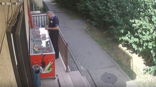 Bărbat prins furând înghețată de mai multe ori dintr-un magazin din Florești, Cluj / Și-a motivat gestul prin faptul că suferă de „depresie”