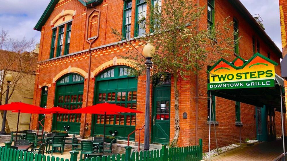 Un restaurant deschis în 1895, care vinde pește și cartofi prăjiți, atrage încă zilnic clienți / Oamenii formează cozi la intrare / Cum a devenit celebru