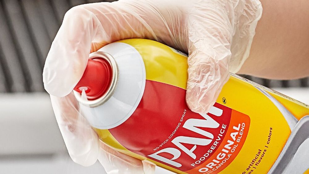 Bărbat despăgubit cu 25 de milioane de dolari, după ce a dezvoltat o boală pulmonară rară, în urma utilizării unui spray de gătit popular / „Era foarte preocupat de sănătate, culturist, practicant de arte marțiale”