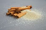 Banalul condiment care te scapă de furnici. În bucătărie este folosit pentru aromatizarea deserturilor sau băuturilor