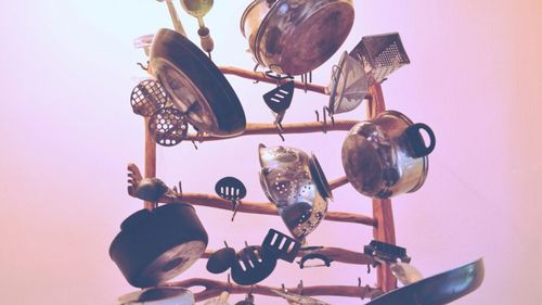 Ustensile de bucătărie care ți-ar putea da peste cap sistemul hormonal/ Medicii ginecologi avertizează că există șase potențiali perturbatori ai sistemului endocrin care s-ar putea ascunde în cele mai banale ustensile din bucătăria ta, pe care le folosești frecvent