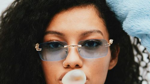 Ce se întâmplă dacă înghiți guma de mestecat?/ Un gastroenterolog demolează mituri și explică potențialele riscuri ale înghițirii, accidentale, a acestui produs nedigerabil