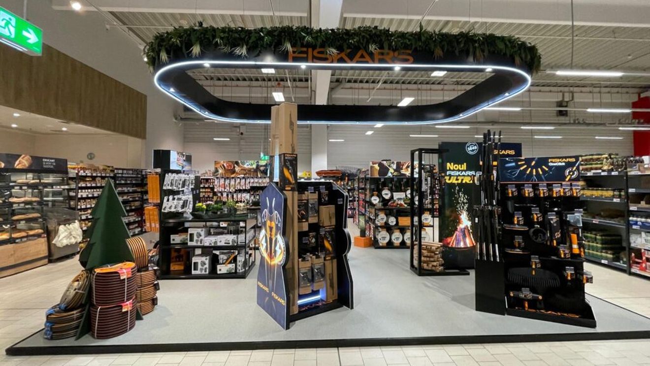 FOTO | Kaufland deschide două spații shop-in-shop dedicate brandului finlandez Fiskars / Fiecare dintre cele două zone include peste 100 de produse pentru grădină, casă, bucătărie și activități în aer liber