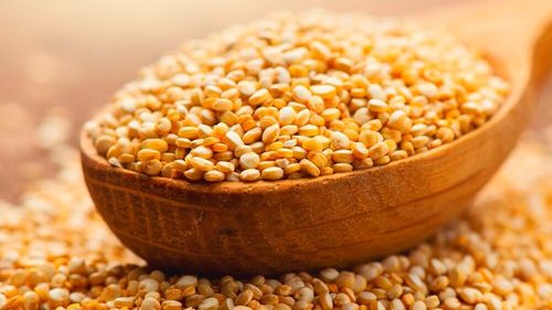 Quinoa expandată, alternativa crocantă la popcorn/ Și din alte cereale se pot face floricicele, pe același principiu ca cele de porumb