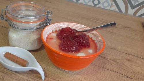 Griș cu lapte - mic dejun pe gustul piticilor. Celor mari le amintește de copilărie