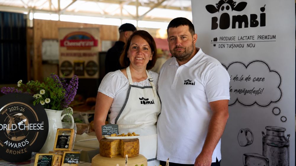VIDEO | Bömbi, brandul de lactate premium din Tușnad, ajuns pe podiumul mondial al bânzeturilor: „Ferma nu este doar un loc de muncă, ci modul nostru de viață”