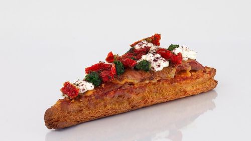 Idei HoReCa: Aluat foitaj de calitate, triunghiular ca o felie de pizza, cu toppinguri intrigante. Intuiția de succes a unui antreprenor de origine turcă din Germania