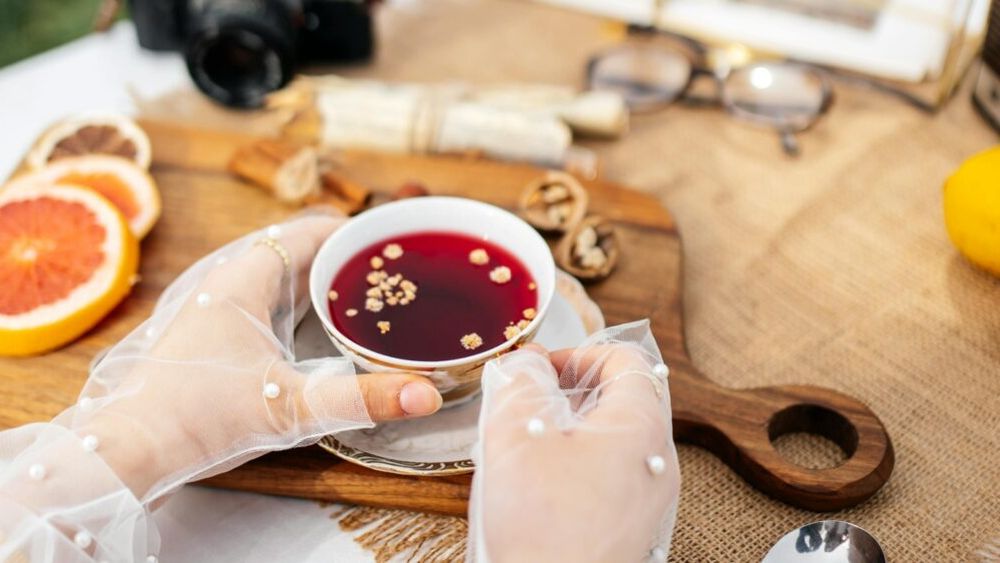 Consumul anumitor alimente ar putea reduce riscul de cancer / Potrivit unui nou studiu, o cană de ceai și o portocală ți-ar putea reduce riscul de boli grave