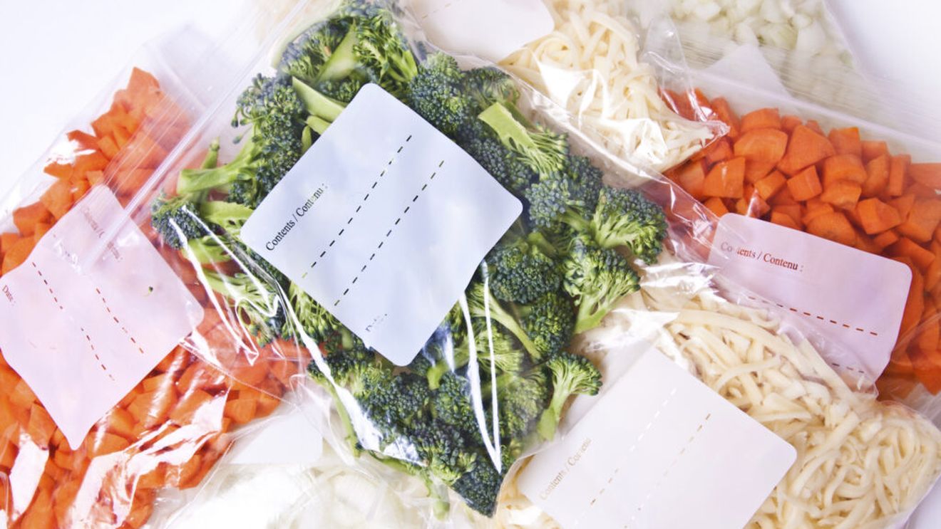 Unul dintre cele mai folosite tipuri de plastic alimentar, în centrul unui nou studiu despre ficatul gras / Cercetător: Expunerea combinată cu dieta occidentală a agravat efectele