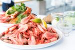 Secretul din farfurie al fotbaliștilor norvegieni/ Peste 500 de kilograme de fructe de mare au traversat Atlanticul, pentru Cupa Mondială!Bucătarul Aron Espeland:„Este o sarcină solicitantă să planifici și să servești 4 mese pe zi, pentru peste 60 de persoane”