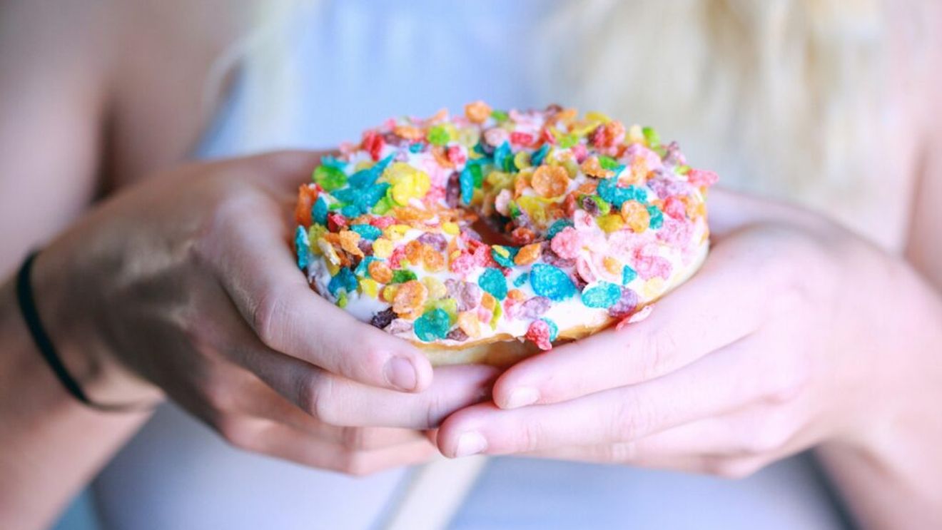 Un plan simplu, în 3 pași, ar putea opri pofta de zahăr:  Fă un duș fierbinte, ieși la plimbare și mănâncă pește, ouă și carne