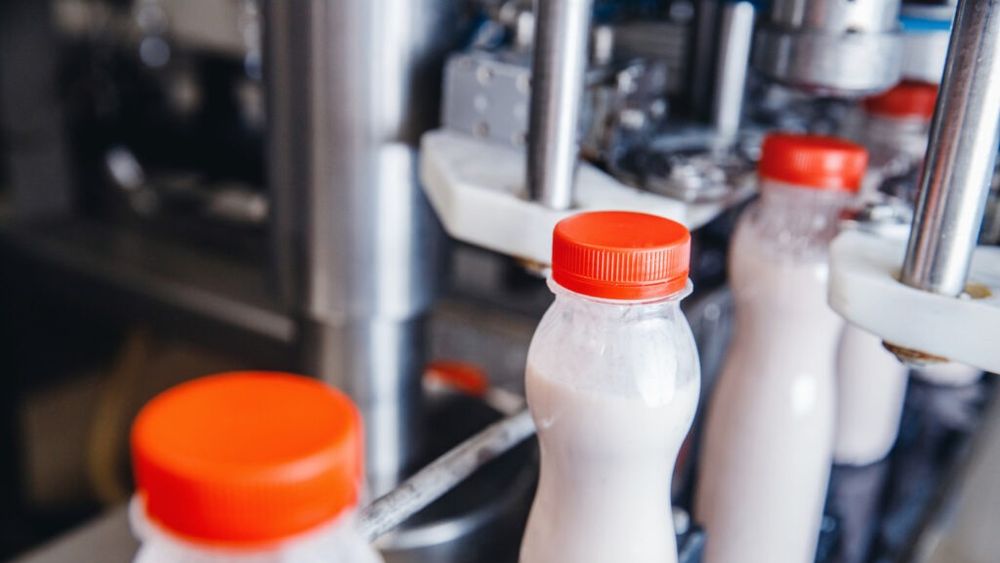 Statul vrea să îi învețe pe fermieri să transforme materiile prime produse în produse cu valoare adăugată / AFIR a publicat, în consultare publică, un ghid al solicitantului pentru investiţii în procesarea şi marketingul produselor agricole