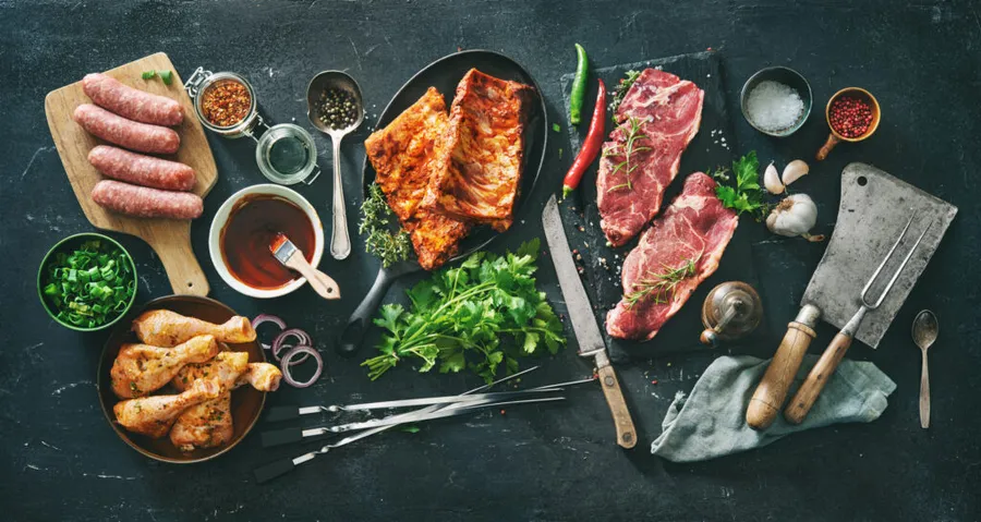 ustensile-gatit-bucatarie-contaminare-carne-cruda-toxiinfectie-alimentara