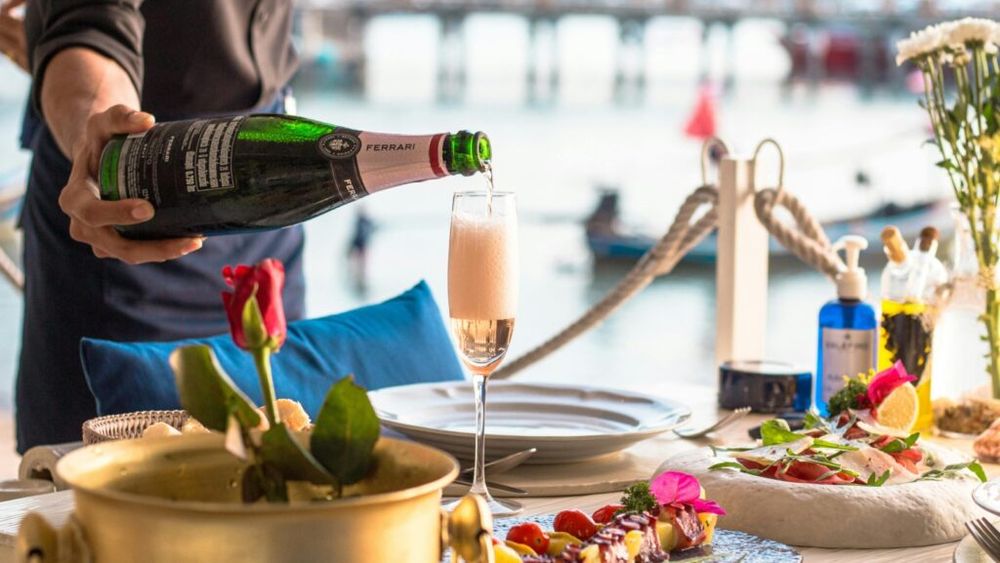 Locuri de muncă în străinătate în horeca, industria alimentară sau agricultură/ Angajatorii au început recrutările pentru sezonul de vară