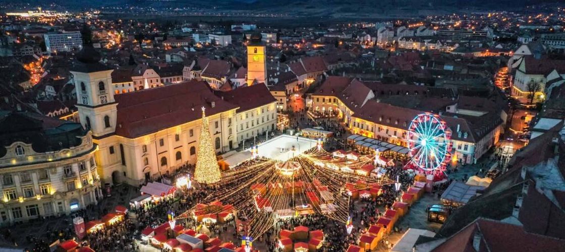 Sibiul se pregătește de Crăciun: au început decorările, iar localnicii pot participa la concursul „Oraș de Poveste”