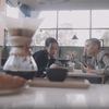 De ce tot mai mulți oameni comandă, în cafenelele de specialitate, V60 – metoda japoneză de preparare manuală / Barista: Cafeaua filtrată devine noul ritual urban