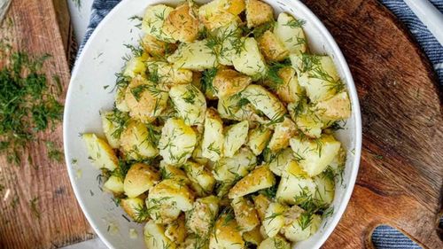 Cea mai simplă rețetă de cartofi cu unt și mărar, o rețetă clasică și rapidă / Cartofii astfel preparați pot fi serviți ca atare, sau ca garnitură lângă un preparat cu carne
