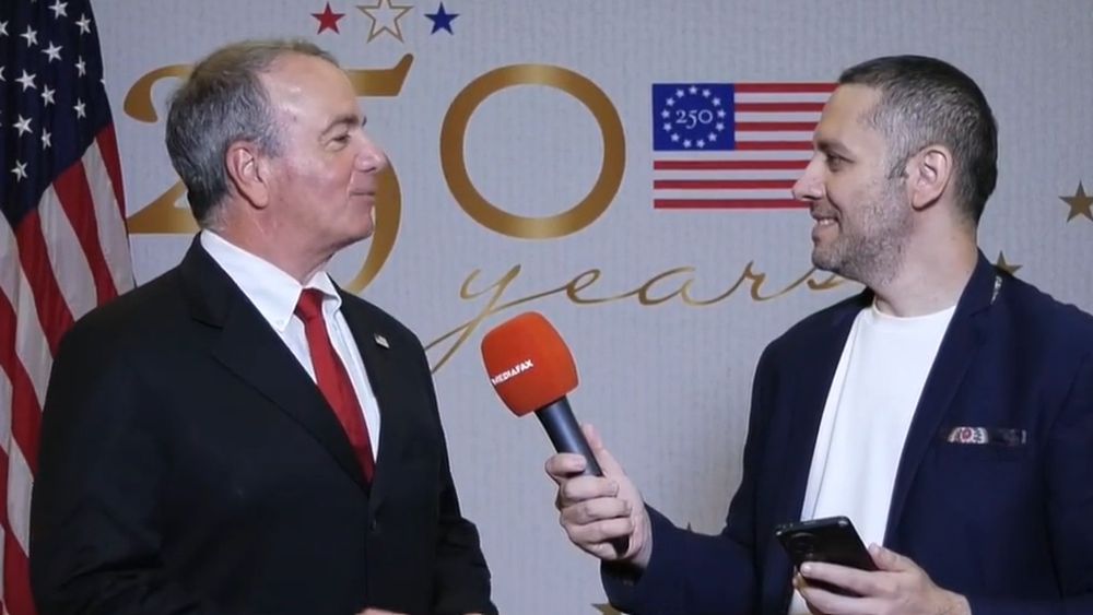 VIDEO | Ambasadorul SUA la București, cu rădăcini est-europene, între sarmale și burgeri: „Le vreau pe amândouă”