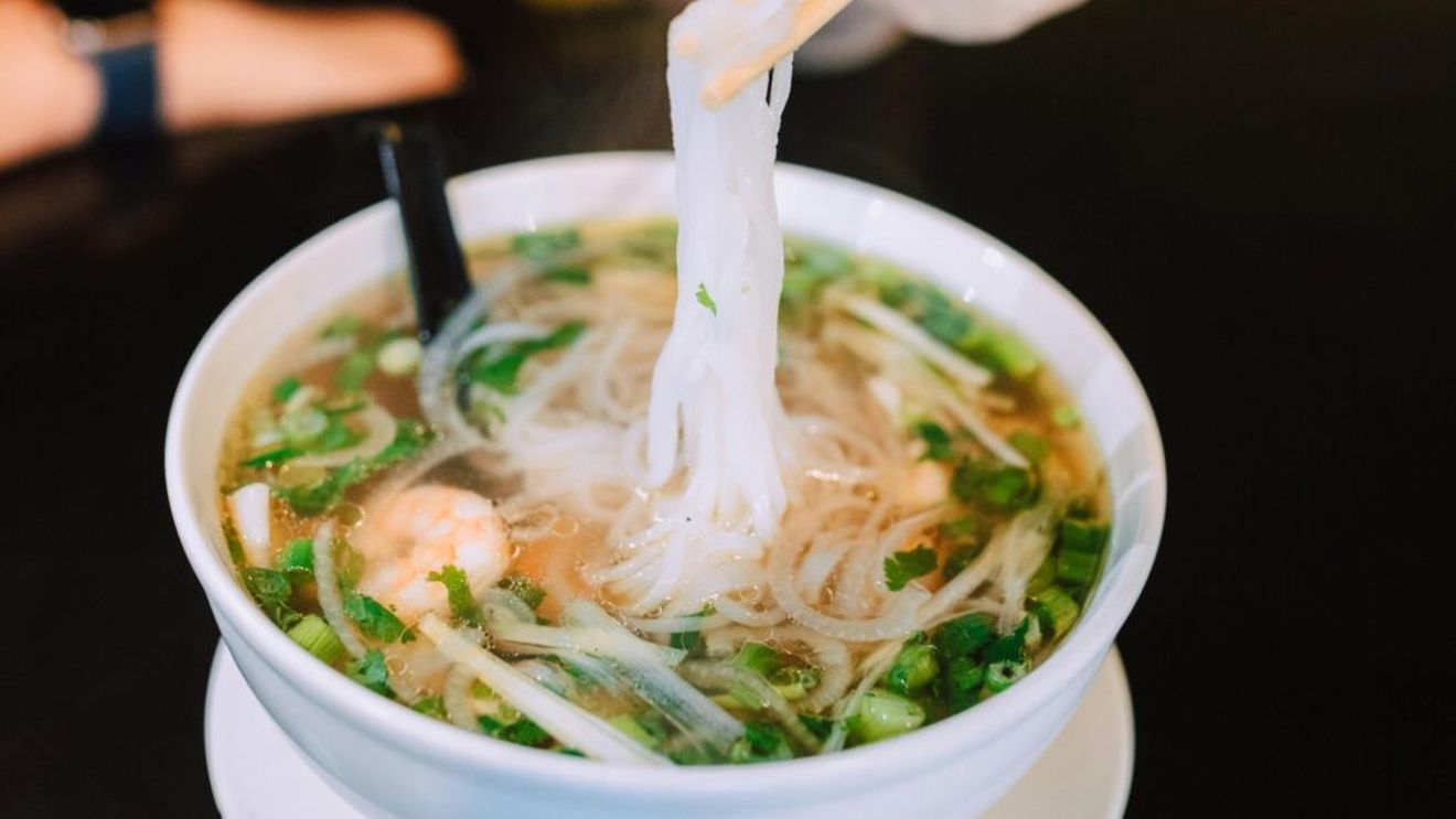 Vrei să slăbești sănătos și în siguranță? Un nutriționist recomandă, ca alternativă la paste, rădăcina de konjac - un aliment natural, sățios și slab caloric