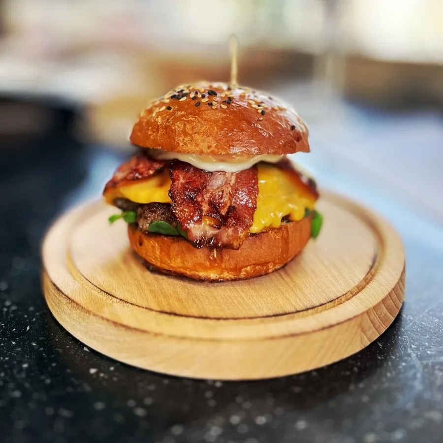 Burger by Paul Vrabie