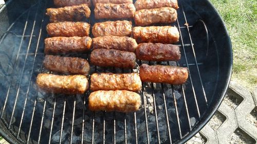 Exporturile de mititei şi de salam de Sibiu în Marea Britanie şi SUA, blocate din cauza pestei porcine africane