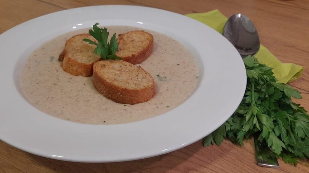 Rețetele Juanitei: Supă cremă de ciuperci. Dacă ești printre norocoșii proprietari de Thermomix, vei obține cea mai fină textură