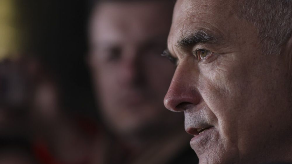 Delir mincinos al candidatului pro-rus Călin Georgescu: vrea boicotarea supermarketurilor pe motiv că au declarat profit zero. Realitatea e că marile lanțuri de magazine au raportat profituri de miliarde de lei anual