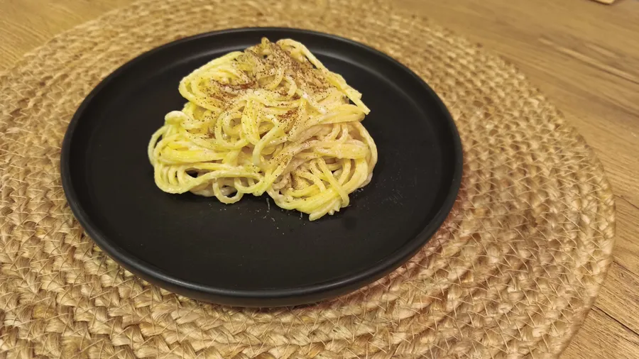 video-foto-paste-cu-sos-din-trei-feluri-de-branza