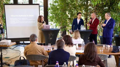 Vinul românesc și provocările pieței: „Dacă prețul devine prohibitiv, riscăm să distrugem chiar piața pe care încercăm să o dezvoltăm” / „Crizele succesive din ultimii ani au arătat cât de necesară este o comunicare mai bună între sectoarele din industrie”