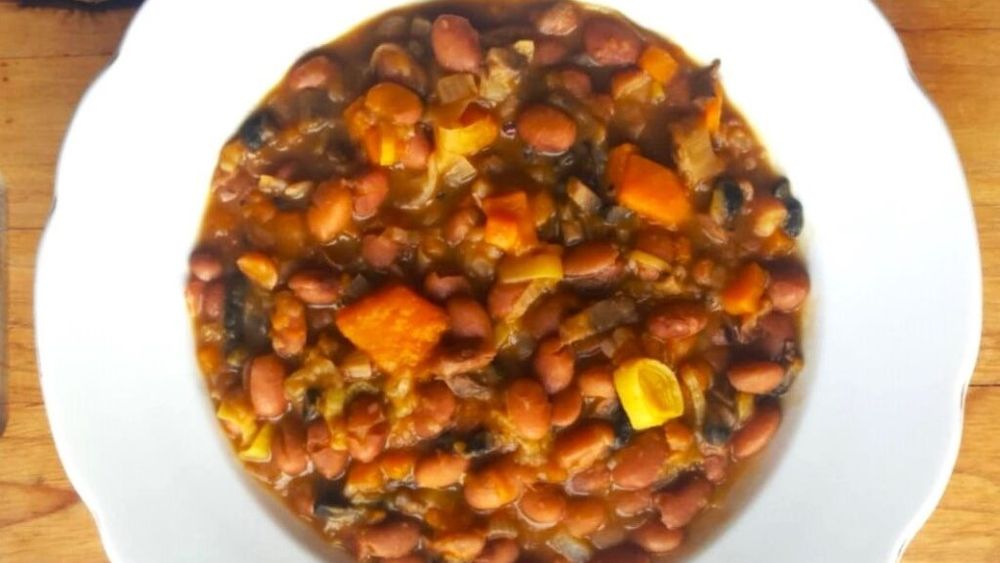 Idei de cină. Mâncare de fasole cu dovleac și ciuperci. E cam ca fasolea cu ciolan de bună dar e fără carne