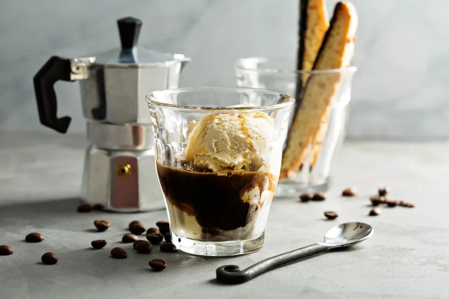 cum-sa-folosesti-cafeaua-in-deserturile-reci-cateva-idei-creative-ale-unor-cofetari-italieni