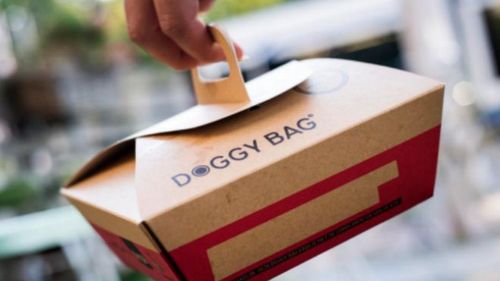 De ce începe să apună obiceiul de a lua acasă ce rămâne în farfurie la restaurant. Motivații de ordin practic dar și unele care țin de normele sociale