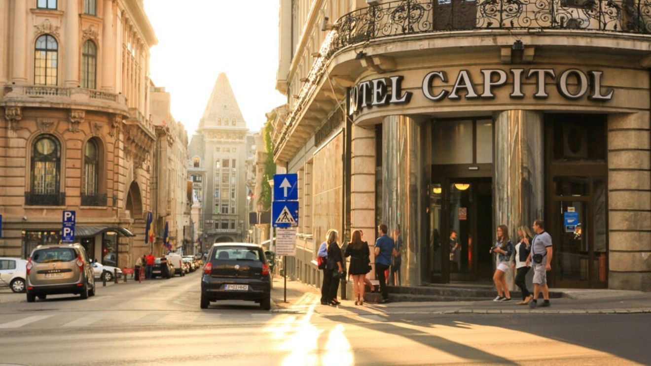 Un nou weekend cu străzi deschise în București. Nu rata o plimbare și o bere la terasă pe Calea Victoriei