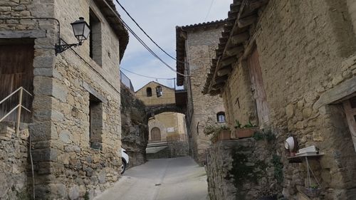 Satul din Spania unde poți primi o casă gratis şi un loc de muncă: Tot ce trebuie să faci este să ai grjă de barul din localitate