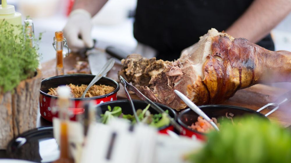 Târg gastronomic cu peste 80 de producători locali, în Dealu Mare, pe 13-14 iunie / „Turistul român nu trebuie privit doar ca un simplu vizitator. El poate deveni cumpărător, ambasador și client recurent”