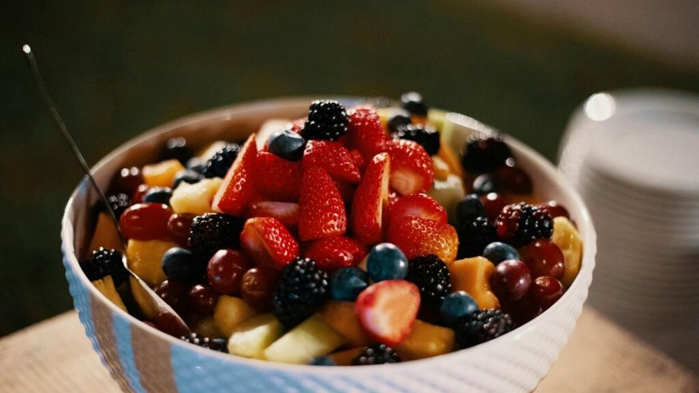 4 combinații de fructe care pot deveni toxice și trebuie evitate / Un nutriționist ne sfătuiește să nu combinăm fuctele dulci cu cele acide, pentru că poți da dureri de cap și nici fructele cu legumele, deoarece pot afecta digestia