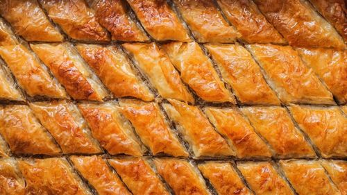 Ceva dulce/Baclava cu nucă și foi de plăcintă/Este surprinzător cât de rapid și ușor se face desertul turcesc, atât de apreciat