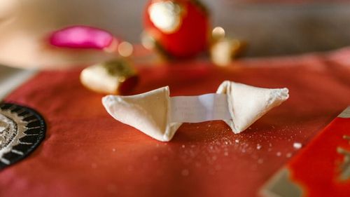 O prăjitură cu răvaș l-a inspirat pe un bărbat din Carolina de Nord să câștige 200.000 de dolari la loto