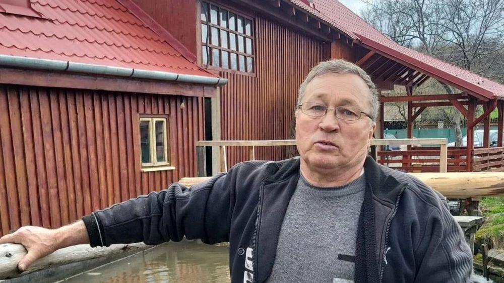 Dumitru Suceava din Ibăneşti, cel care a restaurat moara acţionată de apă şi vâltoarea pe care le avea în curte ca moştenire de familie, făcând din aceste instalaţii tehnice ţărăneşti o adevărată atracţie turistică, a fost declarat Tezaur Uman Viu