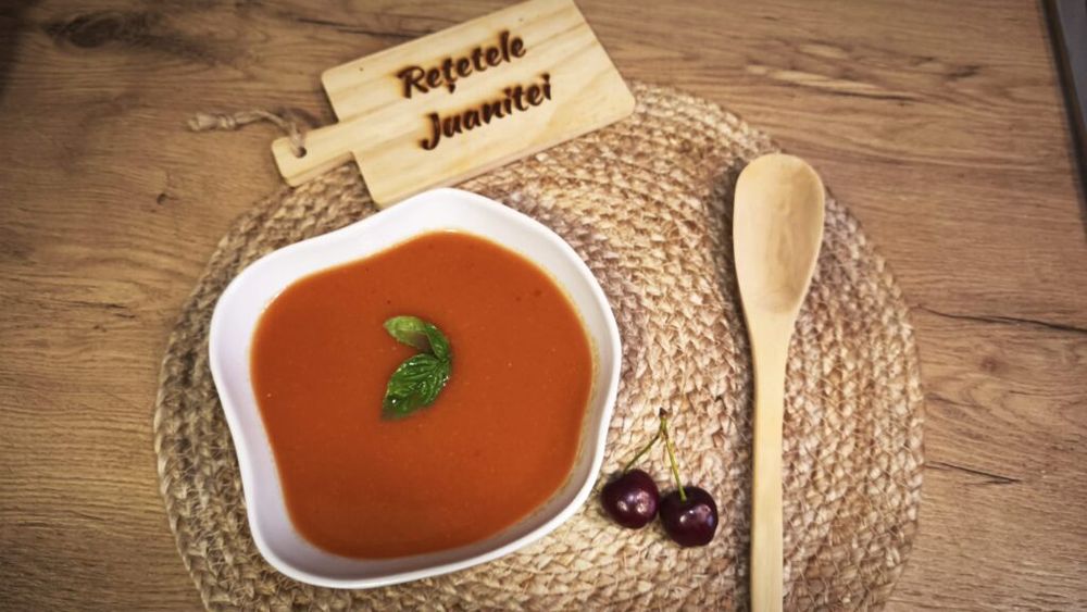 VIDEO FOTO | Rețetele Juanitei | Gazpacho cu cireșe, supa tradițională spaniolă într-o variantă de sezon, îndulcită cu fructe 