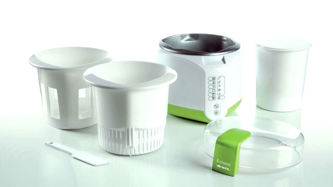 Știai că îți poți face singur brânzeturi prospete fără să te pricepi la asta? Există un aparat casnic simplu de folosit, cu care prepară inclusiv iaurt
